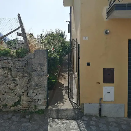 House Biase E Marrys بيت للعطل تريكينا